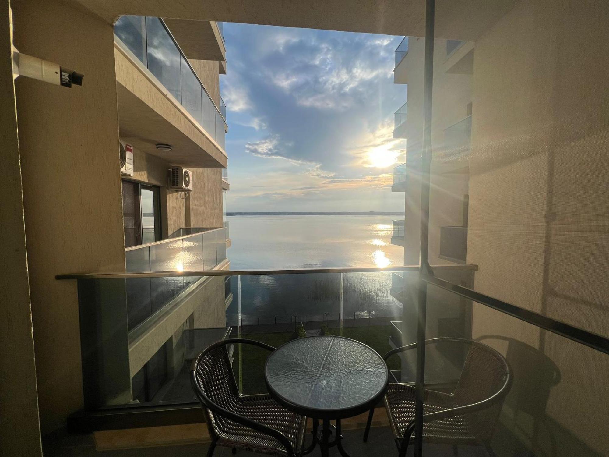 Kitty Studio Sunset Lake Lejlighed Mamaia Eksteriør billede